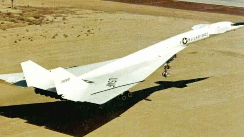 3 XB 70